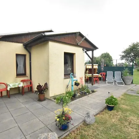 Quaint Farmhouse In Near Beach Kuehlungsborn